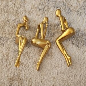 Elegant Gold Figurine For Shelves